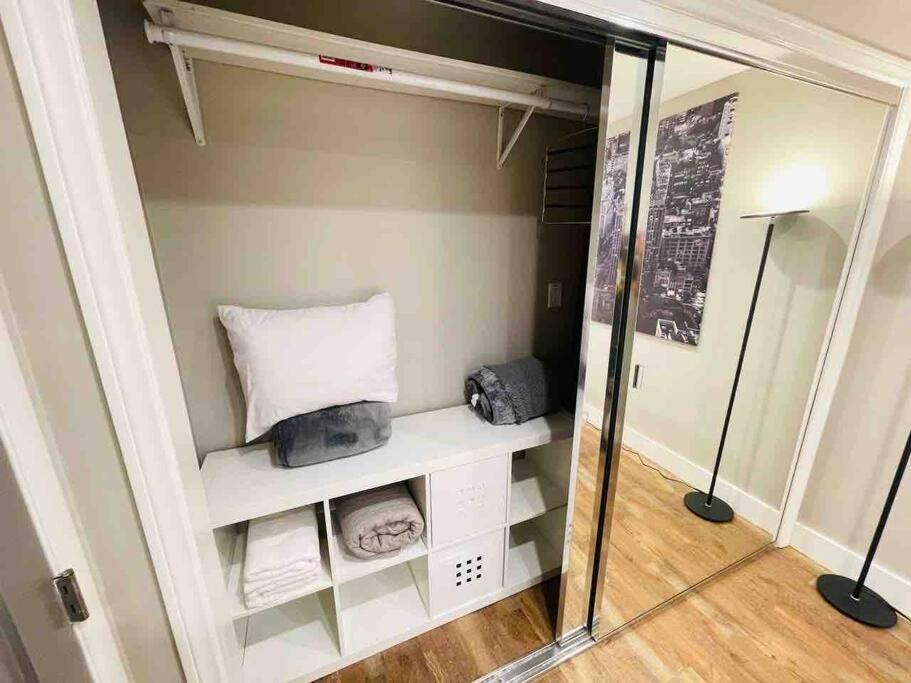 1bd Modern Venice 10a Apartment